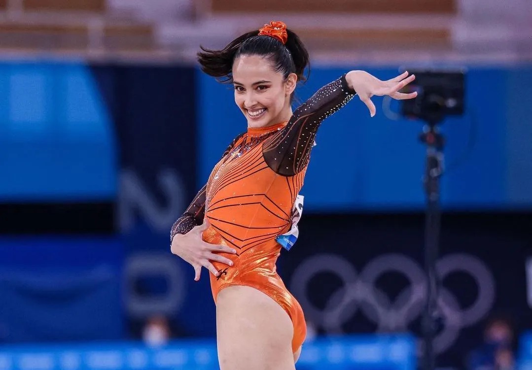 详解棒球规则中的观众干预判定当球迷在界外区域接捕界内飞球